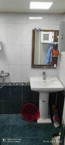 Satılır köhnə tikili 2 otaqlı 65 m², Azadlıq prospekti m.