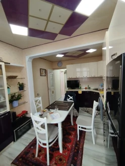 Satılır köhnə tikili 2 otaqlı 60 m², Əhmədli m.