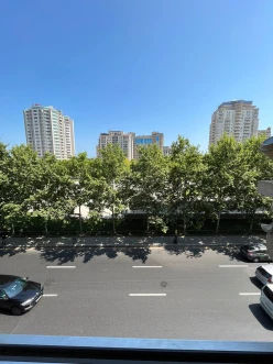 Satılır köhnə tikili 3 otaqlı 70 m², 28 May m.