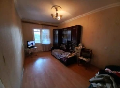 Satılır köhnə tikili 3 otaqlı 80 m², Azadlıq prospekti m.