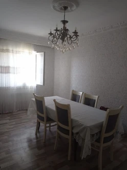 Satılır köhnə tikili 3 otaqlı 60 m², İnşaatçılar m.