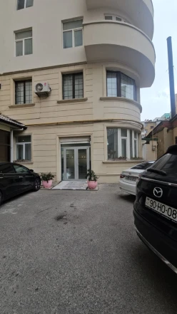 Satılır obyekt 60 m²,  28 May m.