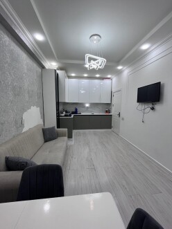 Satılır köhnə tikili 2 otaqlı 60 m²,  Bakıxanov
