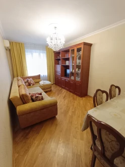 Satılır köhnə tikili 2 otaqlı 50 m², Xalqlar Dostluğu m.