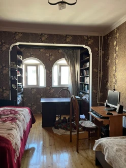 Satılır köhnə tikili 4 otaqlı 100 m², İnşaatçılar m.