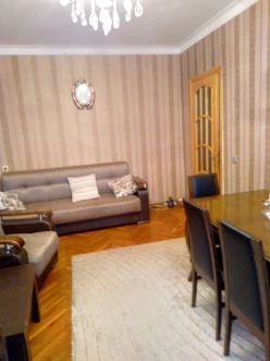 Satılır köhnə tikili 3 otaqlı 80 m², Badamdar q.
