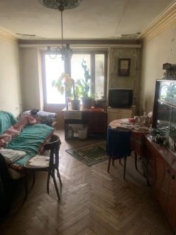 Satılır köhnə tikili 3 otaqlı 68 m², Elmlər Akademiyası m.