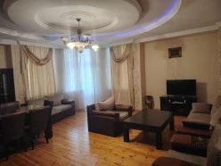 İcarə yeni tikili 3 otaqlı 132 m²,  Gənclik m.