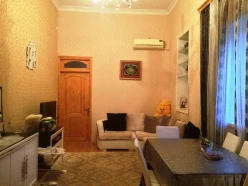 Satılır köhnə tikili 3 otaqlı 70 m², Yasamal r.