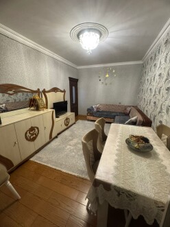 Satılır köhnə tikili 4 otaqlı 110 m², Yeni Günəşli Satılır köhnə tikili 4 otaqlı 110 m², Yeni Günəşli