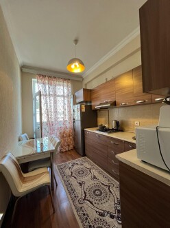 Satılır yeni tikili 2 otaqlı 60 m²,  İnşaatçılar m.
