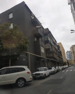 Satılır köhnə tikili 2 otaqlı 54 m², Elmlər Akademiyası m.