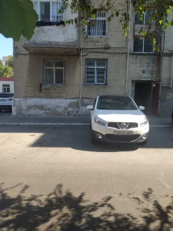 Satılır köhnə tikili 1 otaqlı 38 m², Elmlər Akademiyası m.