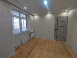 Satılır köhnə tikili 3 otaqlı 65 m²,  Qaraçuxur