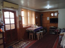 Әмирҗан, 2 бөлмелі бағаның үйі, 50 м² – Сатылады