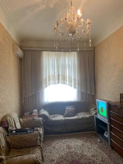 Satılır köhnə tikili 3 otaqlı 60 m², Elmlər Akademiyası m.