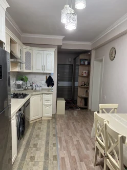 Satılır yeni tikili 2 otaqlı 63 m², İnşaatçılar m.