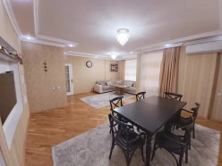 Satılır yeni tikili 4 otaqlı 145 m², İnşaatçılar m.