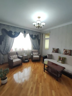 Satılır köhnə tikili 2 otaqlı 50 m², İnşaatçılar m.
