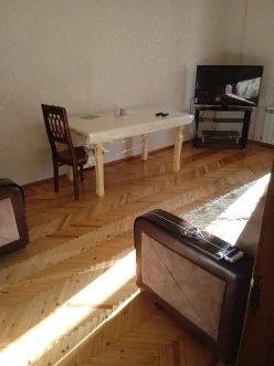 Satılır köhnə tikili 3 otaqlı 80 m², İnşaatçılar m.