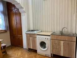 İcarə köhnə tikili 2 otaqlı 70 m²,  İnşaatçılar m.