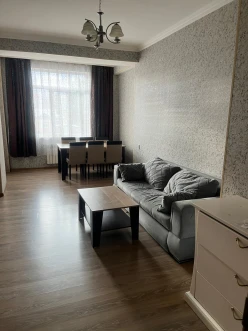 Satılır yeni tikili 2 otaqlı 60 m², İnşaatçılar m.