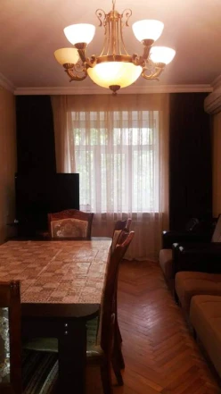 Satılır köhnə tikili 2 otaqlı 60 m², Həzi Aslanov m.