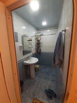 Satılır köhnə tikili 2 otaqlı 65 m², Həzi Aslanov m.