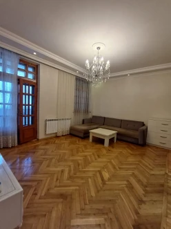 İcarə köhnə tikili 2 otaqlı 65 m²,  28 May m.