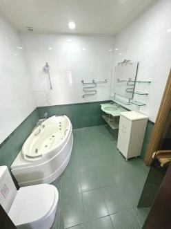 İcarə yeni tikili 4 otaqlı 200 m², Elmlər Akademiyası m.