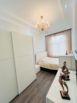Satılır yeni tikili 3 otaqlı 80 m²,  İnşaatçılar m.
