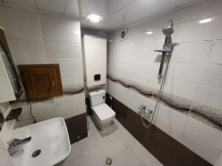 Satılır köhnə tikili 2 otaqlı 57 m², İnşaatçılar m.