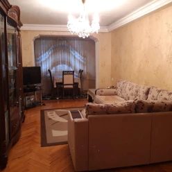 Satılır köhnə tikili 3 otaqlı 80 m², Yasamal r.