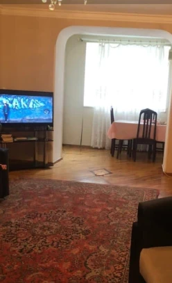 Satılır köhnə tikili 3 otaqlı 70 m², Elmlər Akademiyası m.