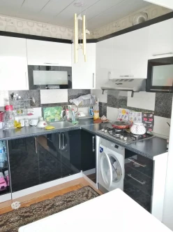 Satılır köhnə tikili 2 otaqlı 60 m², Həzi Aslanov m.