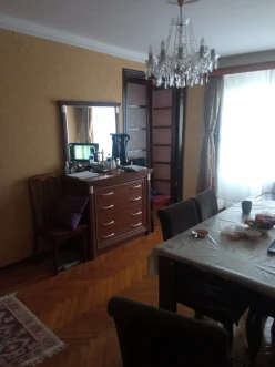 Satılır köhnə tikili 2 otaqlı 42 m², Elmlər Akademiyası m.
