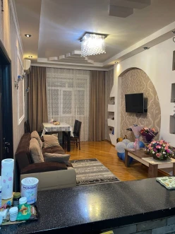Satılır yeni tikili 2 otaqlı 52 m², Azadlıq prospekti m.