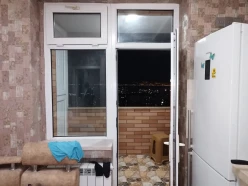 Satılır köhnə tikili 3 otaqlı 65 m², Həzi Aslanov m.
