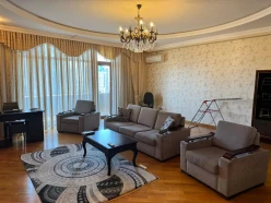 İcarə yeni tikili 3 otaqlı 200 m²,  28 May m.