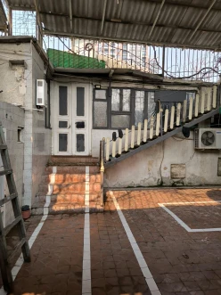 İcarə köhnə tikili 5 otaqlı 200 m²,  8 Noyabr m.