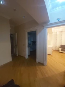 İcarə köhnə tikili 2 otaqlı 65 m², Azadlıq prospekti m.