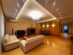 İcarə yeni tikili 4 otaqlı 225 m², 28 May m.