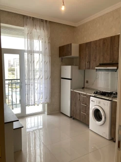 Satılır yeni tikili 3 otaqlı 84 m², İnşaatçılar m.
