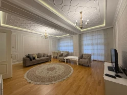 İcarə yeni tikili 4 otaqlı 180 m²,  Ağ şəhər