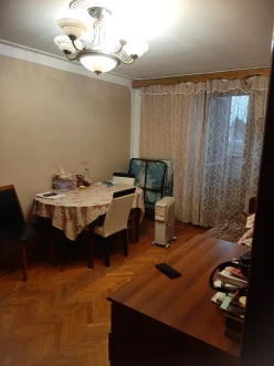 Satılır köhnə tikili 2 otaqlı 45 m², Elmlər Akademiyası m.