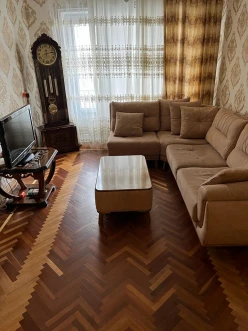 Satılır köhnə tikili 4 otaqlı 100 m², Gənclik m.