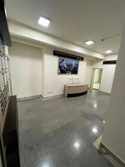 İcarə ofis 22 otaqlı 720 m²,  Şah İsmayıl Xətai m.