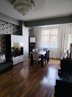 Satılır köhnə tikili 3 otaqlı 85 m²,  İnşaatçılar m.