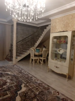 Satılır ev/villa 5 otaqlı 200 m², Badamdar q.
