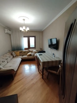 Satılır köhnə tikili 2 otaqlı 45 m², Xalqlar Dostluğu m.